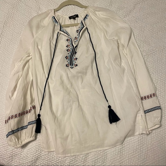 Lord and Taylor Top - Picture 2 of 9